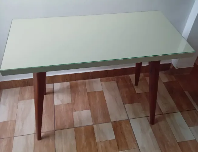 Vendo esse aparador tampo em vidro
