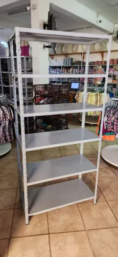 Prateleira de aço