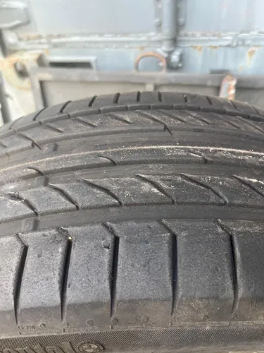 Pneu Continental 235/40ZR 20