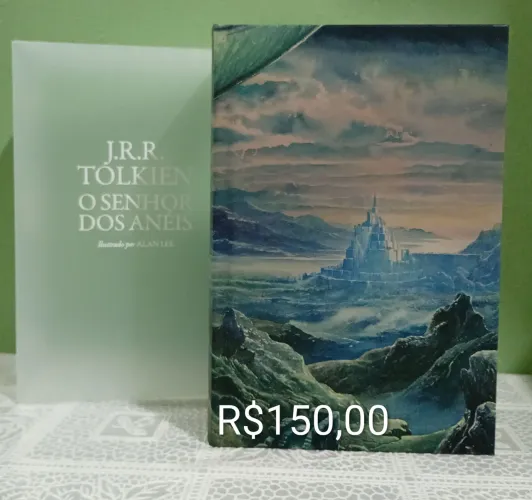 Livro único J.R.R Tolkien, O SENHOR DOS ANEIS R$150,00
