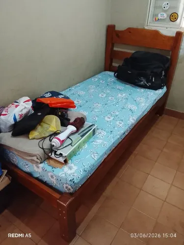 Cama de madeira solteiro 