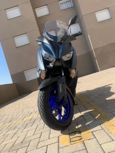 X Max 250