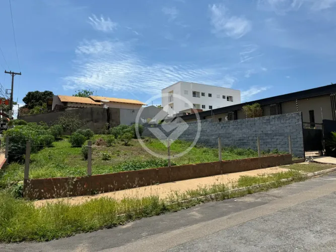 OPORTUNIDADE TERRENO SANTA ROSA 450M2 PRÓXIMO AO SHOPPING ESTAÇÃO VALOR R$400.000,00 codig