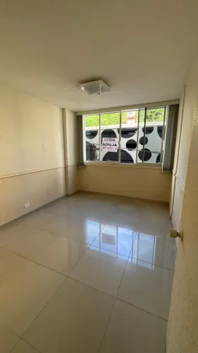 Alugo Sala comercial no Centro (Ed. Carolina) - cod 94033