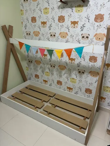 Vendo mini cama montessoriana cabana pouquíssimo usada! 