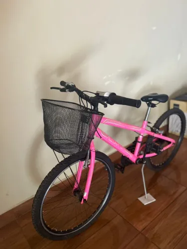 Bicicleta com cestinha 