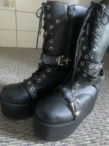 Bota demonia