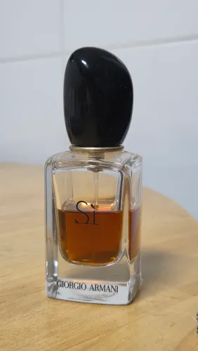 Giorgio Armani Sì Eau de Parfum 30 ml - Lote Vintage (2014) - Aprox. 15 ml restantes