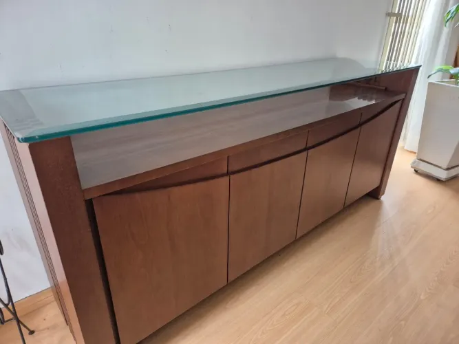 Aparador Buffet de Madeira e Vidro