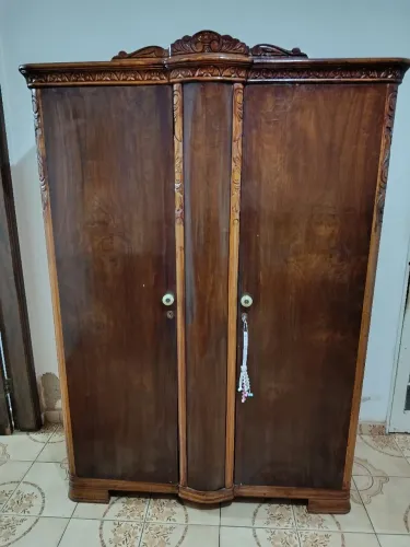 Guarda-Roupa Antigo Vintage em Imbuia - Anos 40/50 - 125 x 182 cm
