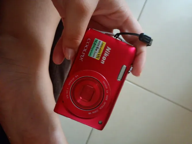 Vendo Câmera Nikon Coolpix S3300