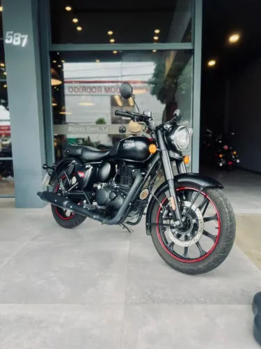 ROYAL ENFIELD CLASSIC 350 STEALTH BLACK DARK 2026 0KM