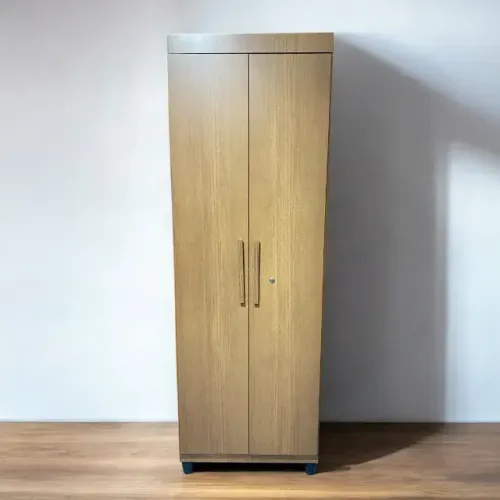 Armario Multiuso Asteca com 2 portas, pés e chave Valdemoveis