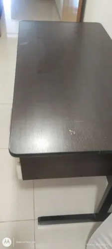 Vendo 02 mesa para escritório ou estudos , barato para vender logo, não entrego
