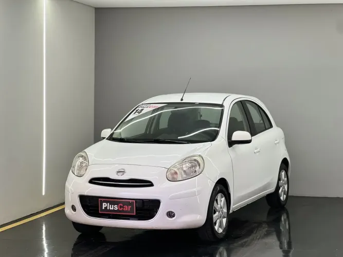 Nissan March SR 1.6 16V Flex Fuel 5P 2014