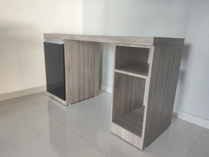 Escrivaninha para computador