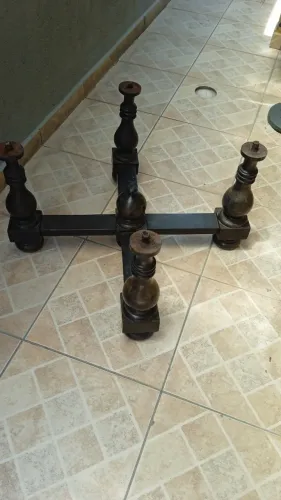 Pé de mesa madeira