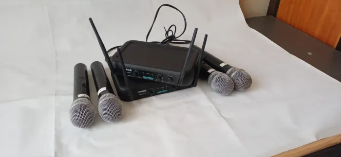 Lote 2 microfones sem fio duplos