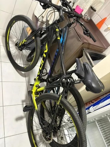 Vendo 2 bicicletas semi novas