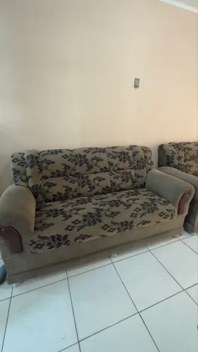 Sofás 2 e 3 Lugares - Bom Estado - Oportunidade