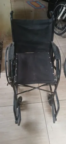 Vende se cadeira de rodas