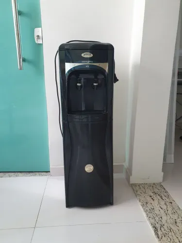 Bebedouro de Coluna Master Frio 127 V