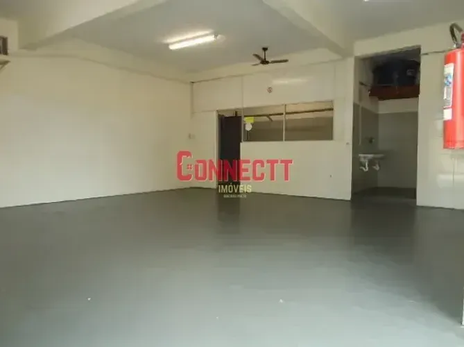 SALÃO COMERCIAL PARA LOCAÇÃO NO JARDIM ANHANGUERA COM CÂMARA FRIA | APROX. 60m²