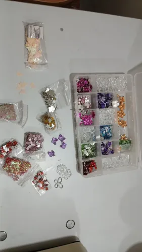Pedrarias e chatons para artesanato.caixa completa.