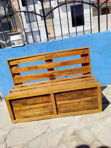 Banco de madeira rústico de pallet
