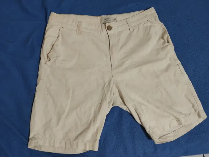 Vendo bermuda branca