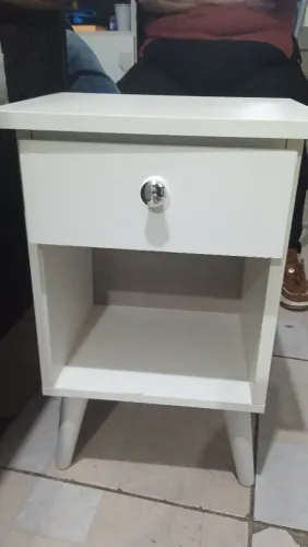 Cômoda pequena