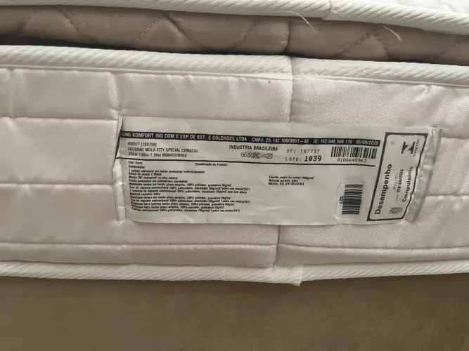 Venda de cama de casal (colchão e box) - usado ( 8 meses de uso)