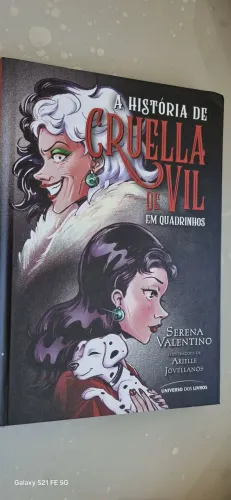 Livro A História de Cruella De Vil em quadrinhos 