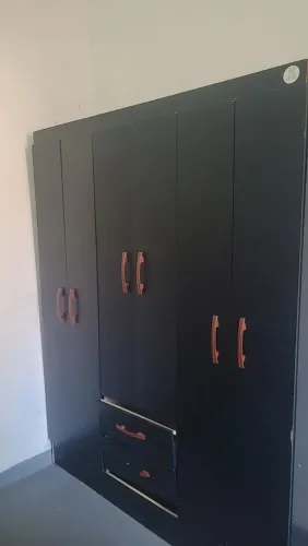 Guarda roupa 6 porta solteiro montado