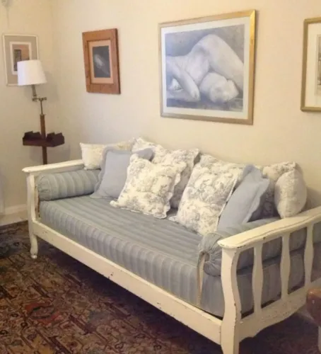 Sofa cama em madeira maciça 