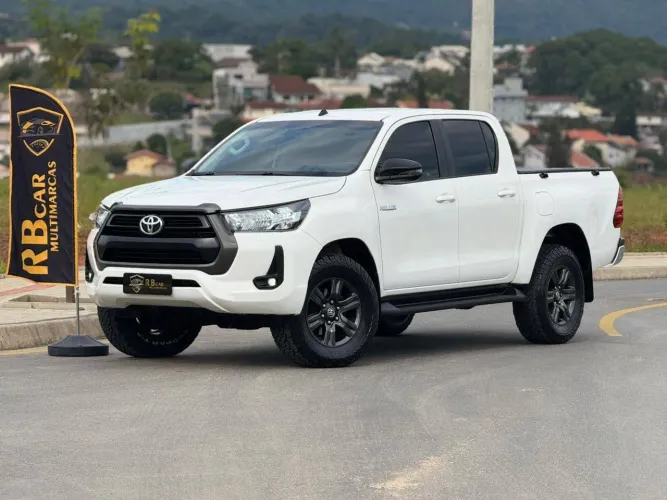 Toyota Hilux CD SR 4X4 2.8 TDI Diesel Aut. 2021