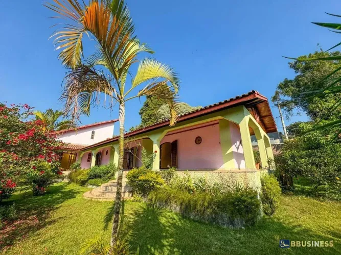 Casa à venda com 3 suítes - Chácara Rincão, Cotia, SP