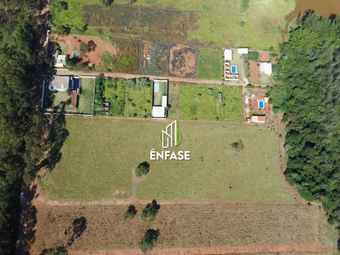 Sítio à venda no Portal Serra Azul em Mateus Leme - MG