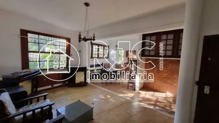 Imóvel para venda possui 96 metros quadrados com 2 quartos em Cosme Velho - Rio de Janeiro