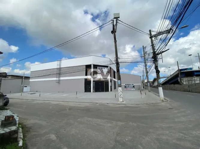 Loja com 300m² - Comendador Soares - Nova Iguaçu/RJ