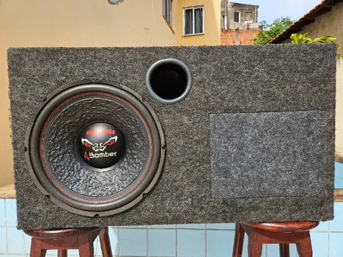SUBWOOFER BOMBER BICHO PAPÃO 15 Polegadas 600W + CAIXA SOB MEDIDA GOL G3 