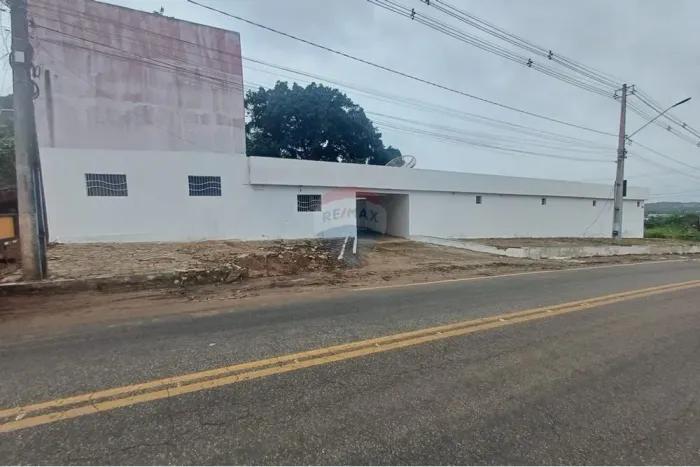 "Espaço Comercial Premium na Av. Otacílio Lira"