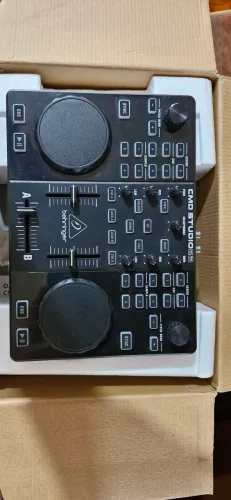 Controladora CMD studio 2a behringer 