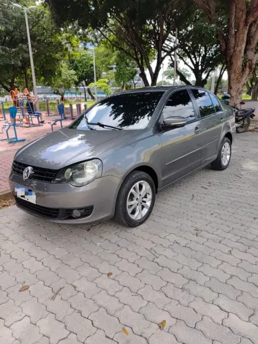 Volkswagen Polo Sedan 1.6 MI Total Flex 8V 4P 2012
