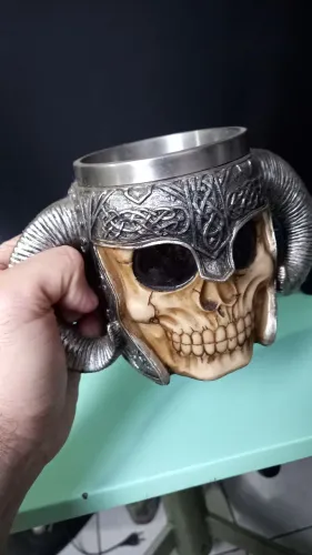 Caneca de caveira viking inox