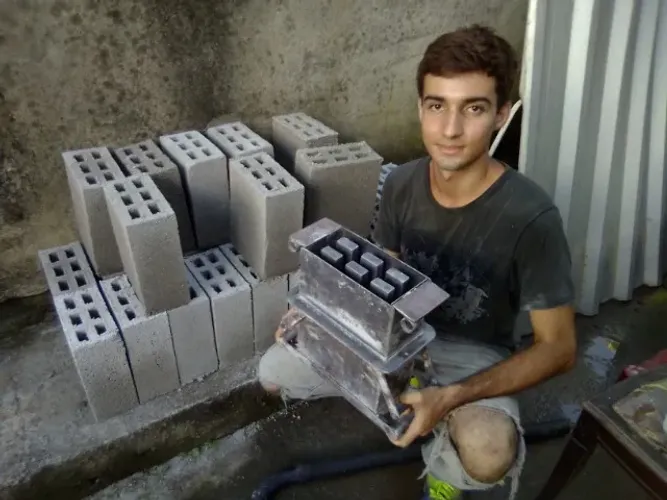 Forma de Blocos de cimento 6 furos Novo
