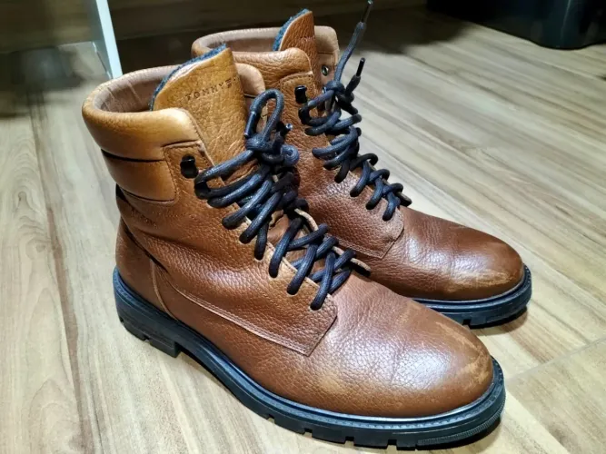 Bota Masculina de Couro Tommy Hilfiger