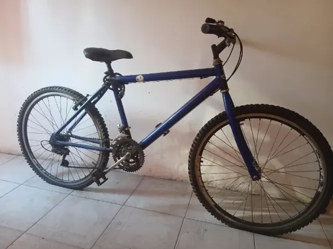 Bicicleta de marcha, cor azul