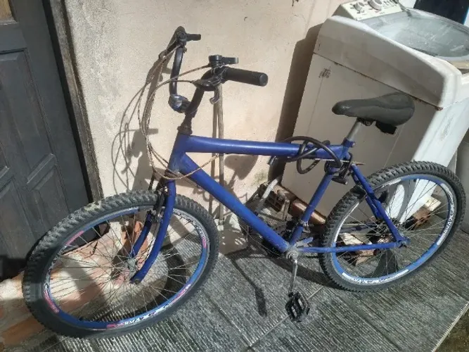 Bicicleta Azul Aro 26 com Marchas - Para Passeio / Trabalho / Reformar