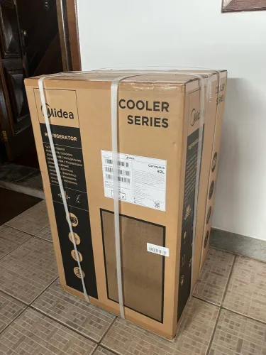 Cervejeira Midea 82 Litros Frost Free Preta